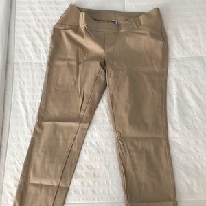 Khaki trouser. Maternity. Cropped.